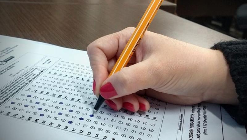 Provas objetivas e discursivas serão aplicadas nos períodos da manhã e tarde, de acordo com eixo