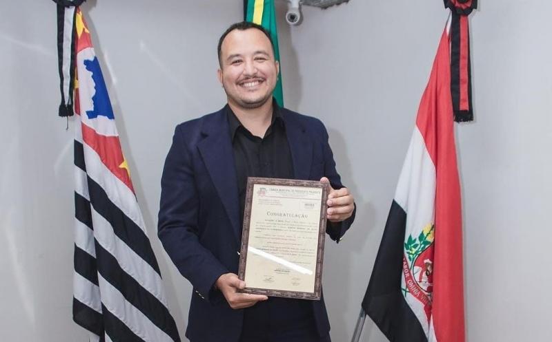 No início do mês, Robson Moreira foi homenageado pelos relevantes serviços prestados no município como repórter de TV