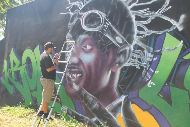 Festival de Arte Urbana de Pirapozinho transformou o muro da Cidade do Skate em arte