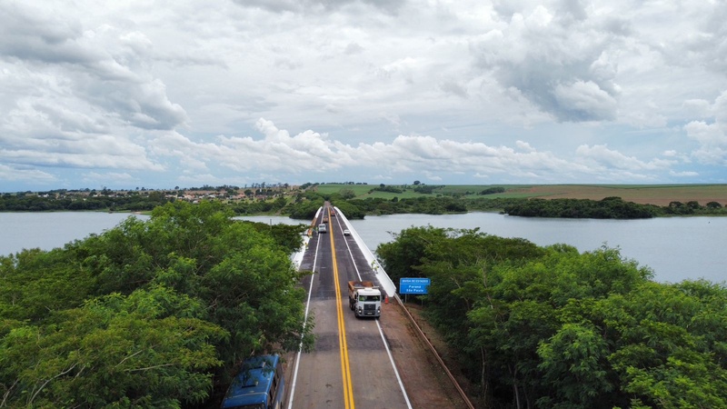 Ponte está localizada na Rodovia Assis Chateaubriand, na divisa com Estado do Paraná