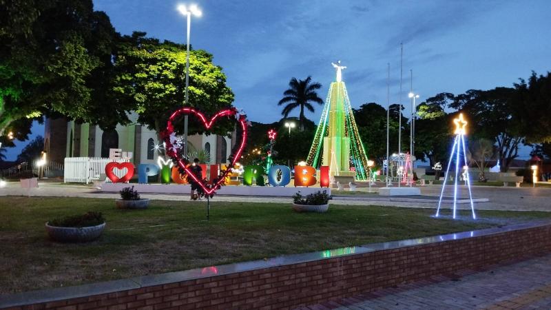 Piquerobi concentrou a decoração natalina toda na Praça da Matriz 