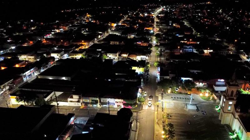 Pirapozinho realiza troca de lâmpadas em 40% da cidade; para 2024, segundo Prefeitura, toda cidade vai receber lâmpadas LED