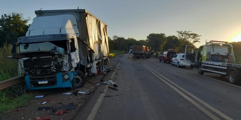 Local teve faixa no sentido ao Paraná interditada e trânsito no esquema Siga-Pare