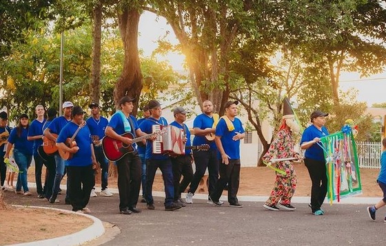 20 pessoas compõem o “Grupo de Reis de Floresta do Sul”, fundado em 1950