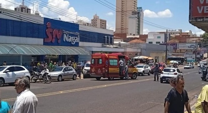 Crime ocorreu nas proximidades de um supermercado localizado na Avenida Brasil