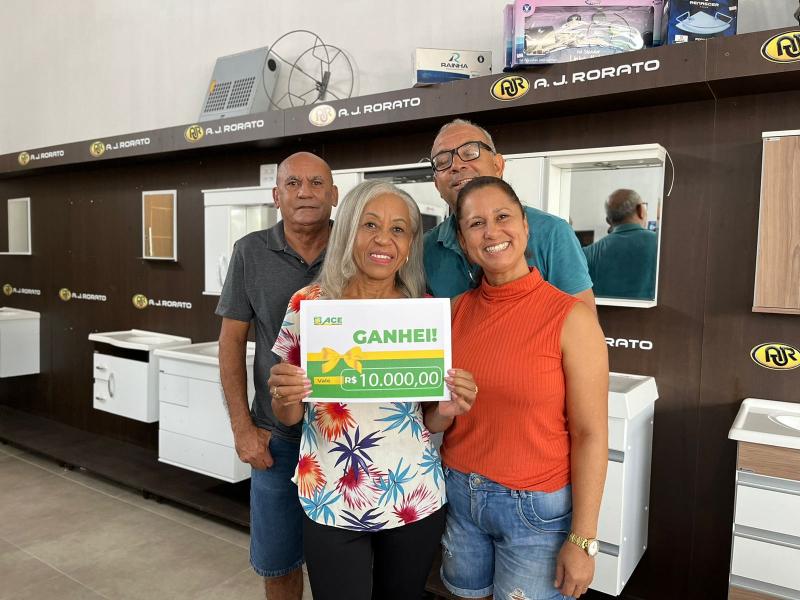 Campanha da ACE de Pirapozinho e parceiros premiou consumidores com vales-compra