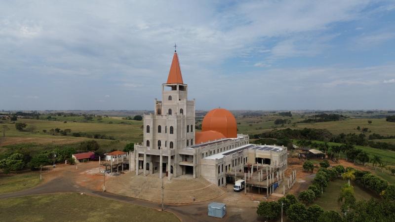 Construção está em fase de pintura, iluminação, pisos, forro e cobertura de rampas de acesso