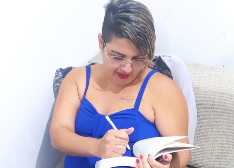 Mamãe Helena começou a escrever o livro do jeitinho que imaginava seu PH lá no céu