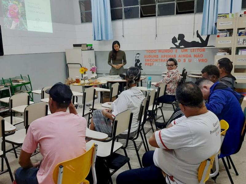 Aulas do ensino de jovens e adultos serão oferecidas na Escola Municipal Professora Eluiza Rezende Rodrigues