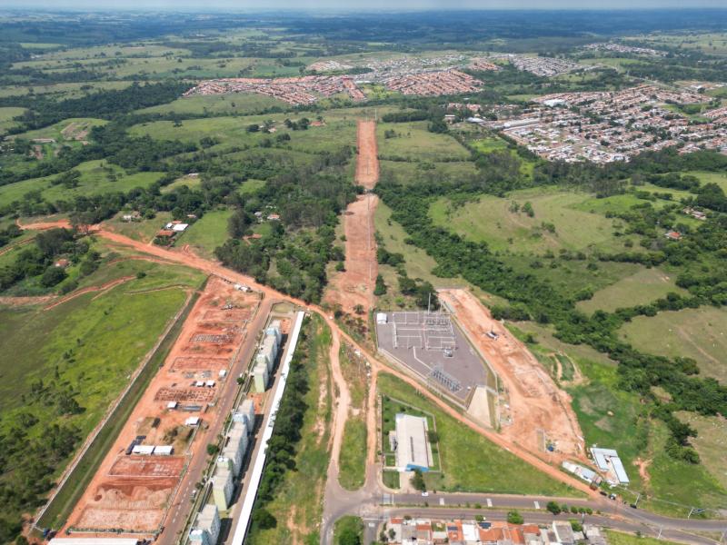 Trabalhos começaram com levantamento topográfico e limpeza da camada vegetal