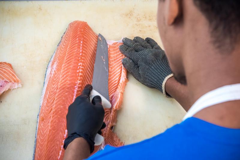 Na Navio Peixaria e Rotisseria, peixes mais procurados, por conta da facilidade de preparo, são os filés