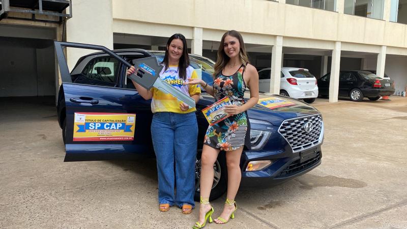 TATI PIOVANI ENTREGOU O CARRO PARA D. CRISTIANE OLIVEIRA