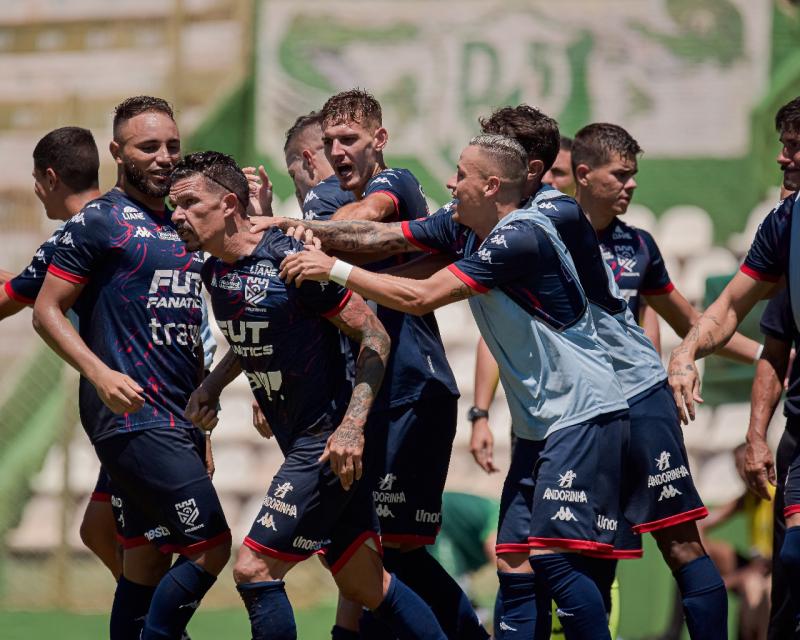 Para sair com a vitória ontem, Grêmio Prudente contou com a experiência de Rodrigo Andrade, que anotou seu 1º gol com o manto gremista-prudentino