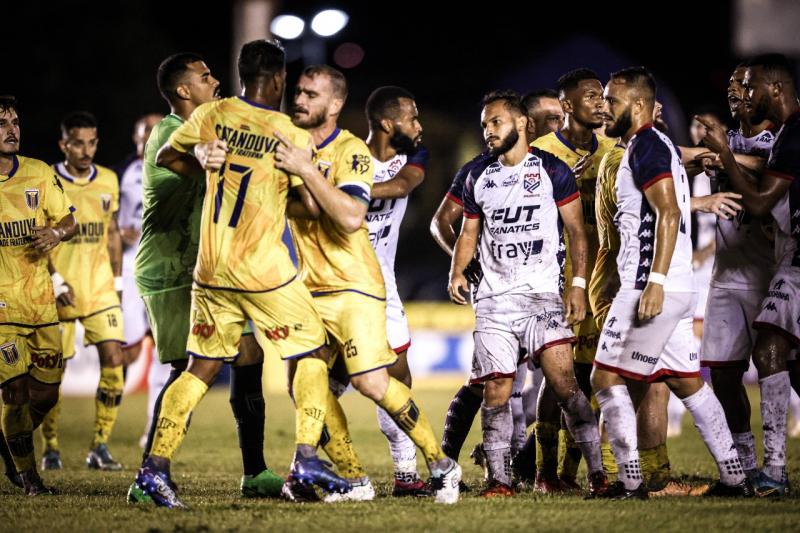 Com 4.889 pessoas presentes no estádio, Carcará perdeu para o Catanduva nesta noite