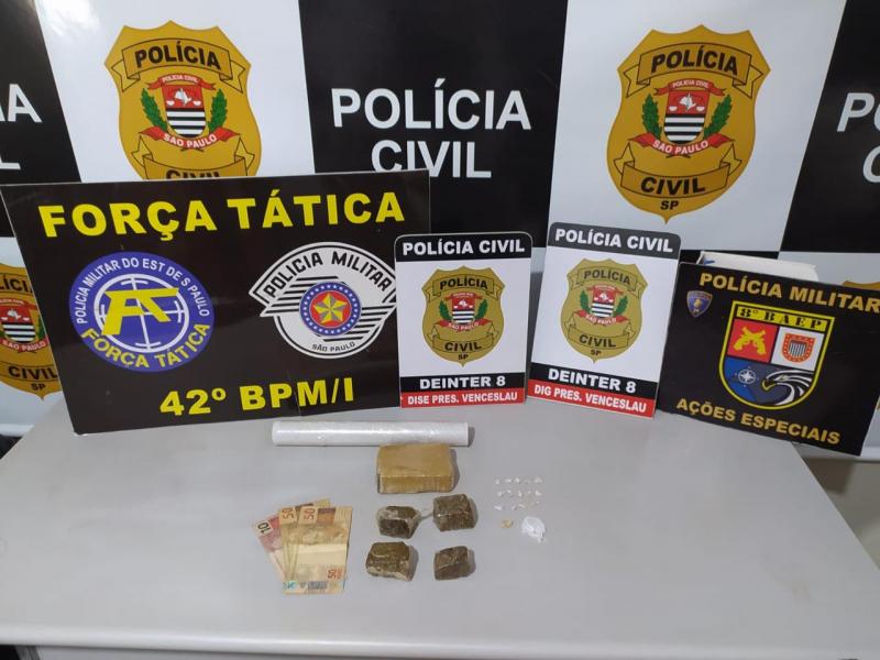 Suspeitos foram flagrados nesta quinta-feira com porções de crack e maconha