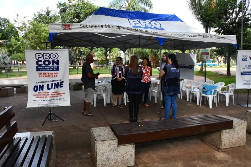 Tenda na praça oferecerá orientações sobre direitos e interesses dos consumidores