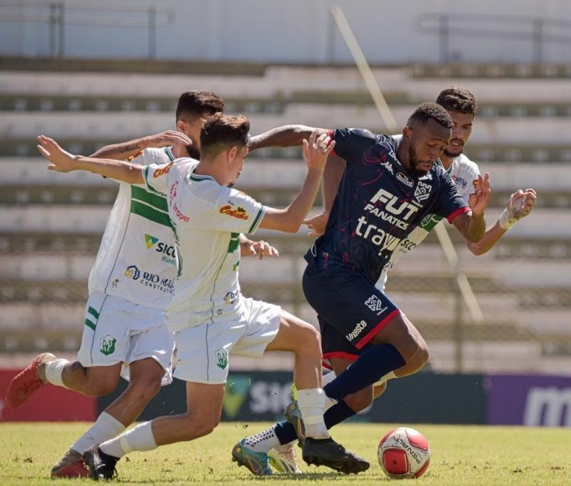  Junto ao atacante Thailor, do Sertãozinho, o centroavante Maranhão, do Grêmio Prudente, é o atual artilheiro da A3 com 7 gols  
