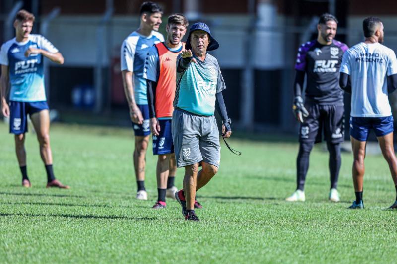 Carcará treinou na manhã de hoje no Caetano Peretti e, no período da tarde, rumou para Bragança Paulista 