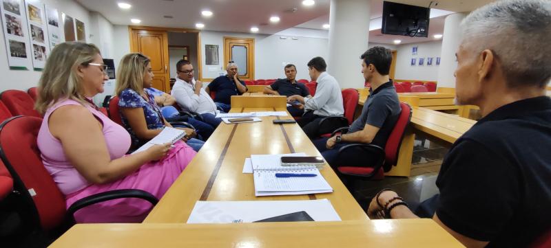 Reunião da comissão formada por representantes de diversas entidades ocorreu na tarde desta quinta, no auditório da Acipp