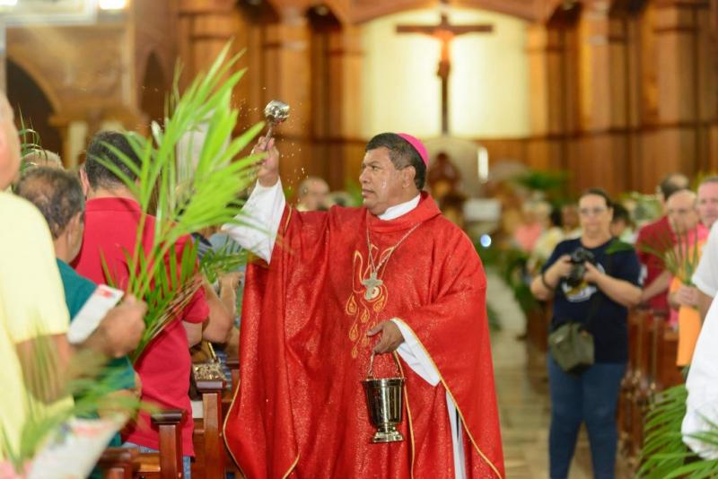 Bispo Dom Benedito conduzirá as celebrações na Catedral; programação inicia com o Domingo de Ramos