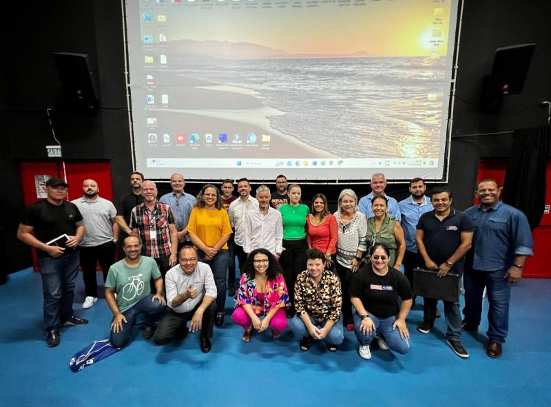 Participantes que estiveram presentes na reunião da Rota Sol do Oeste Paulista, na sexta-feira