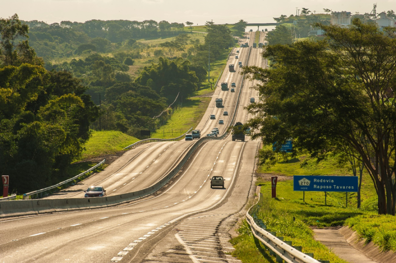 Estimativa é de aumento de 2,5% no fluxo de veículos durante o feriado em relação aos dias comuns