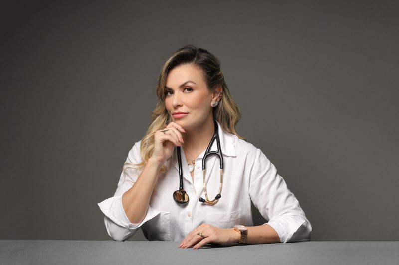 CARDIOLOGISTA NINA AZEVEDO: “MULHERES DEVEM ESTAR ATENTAS A SINAIS FÍSICOS E EMOCIONAIS’