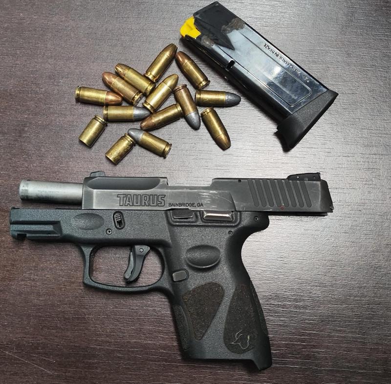 Pistola calibre 9mm e munições, produtos de furto na cidade de Cambé (PR), foram apreendidos