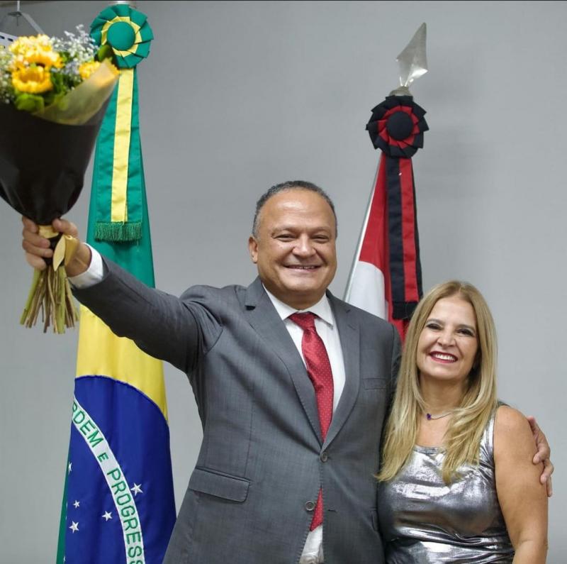 Honraria foi recebida pelo pastor Onésimo na Câmara Municipal