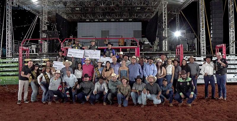 Narandiba Rodeo Show marca as festividades de aniversário da cidade