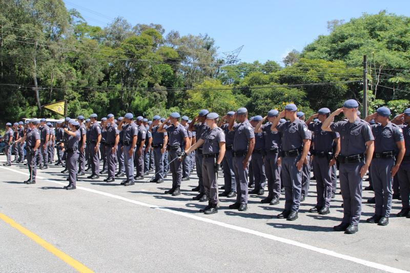 Salário inicial para os soldados de 2ª classe da Polícia Militar é de R$ 4.852,21 