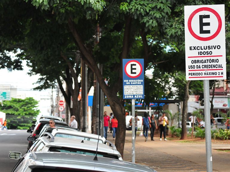 Assim como para idosos e PCD, vagas reservadas para portadores de FM serão sinalizadas pela Semob