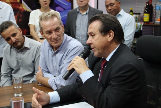 Luiz Marinho se reuniu com o prefeito, acompanhado da deputada estadual, Márcia Lia