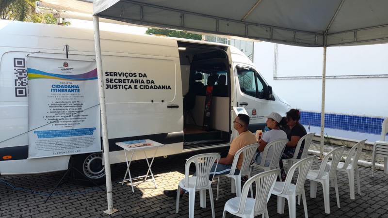 Van da ação ficará estacionada na Rua João Messias, em Anhumas