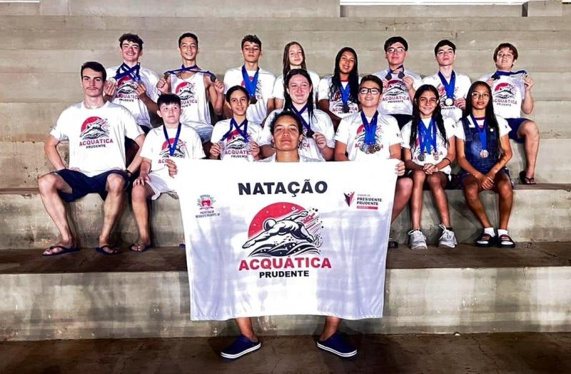 Além dos pódios individuais, equipe faturou 2 pratas nos revezamentos 4x50 m nado medley