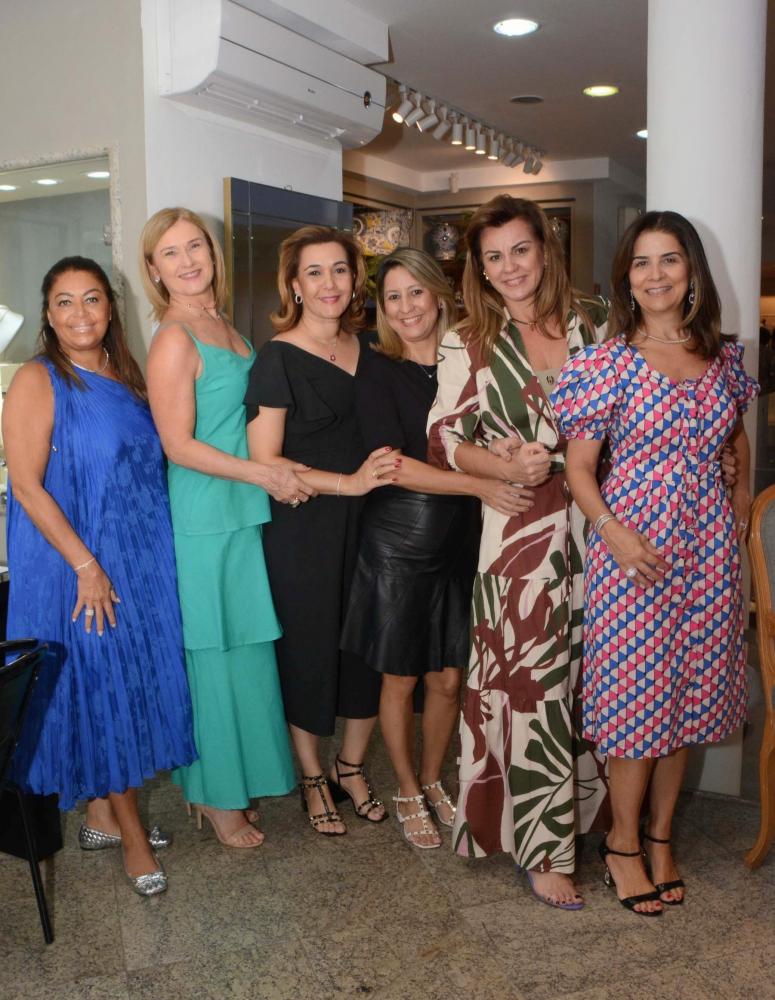 Cidinha Conceição, Dorisa Medeiros, Renata Trombeta, Lucinéia Rosa, Flaviana Medeiros e Carla Zamora 