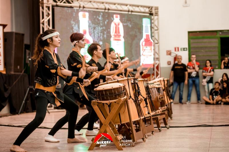 Várias atrações são apresentadas durante os dias de festa