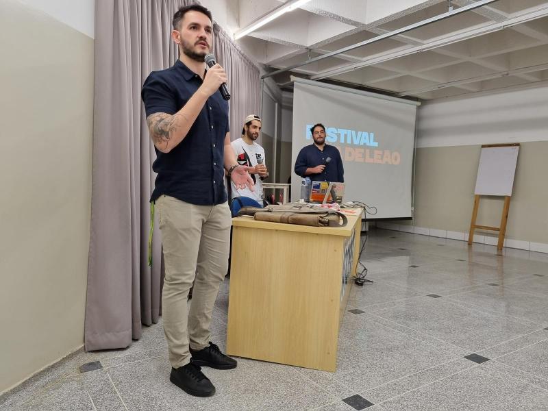 Professor Tato com os mentores na primeira edição do evento