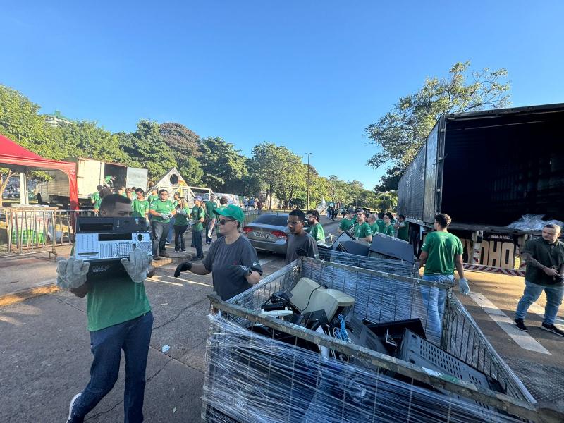 Destinação do que foi coletado no Mutirão do Lixo Eletrônico se dará em São José dos Campos pela Abree