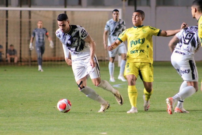  Pantera Alvinegra saiu perdendo na etapa inicial por 2 a 0, mas remou na 2ª etapa e buscou o 2 a 2