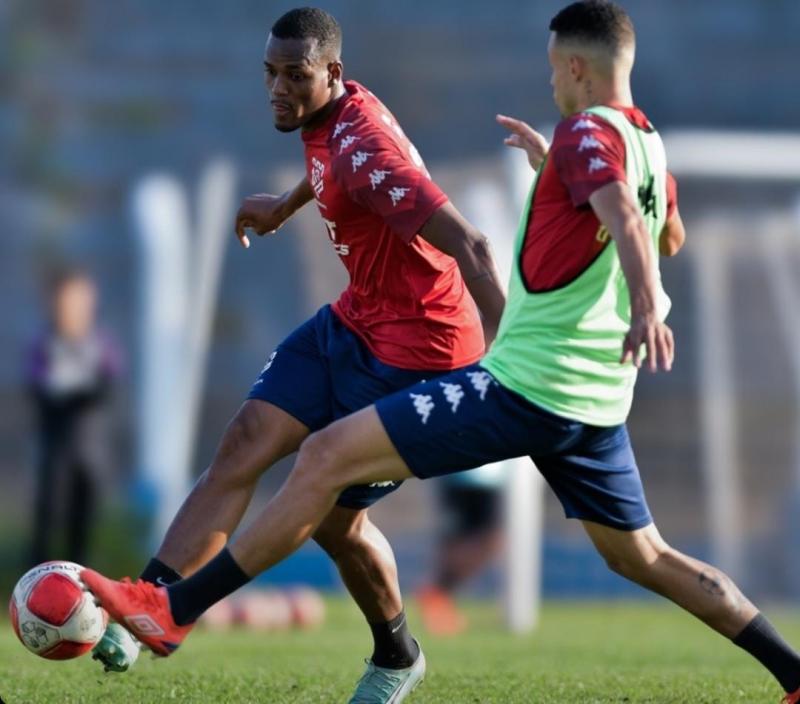 Grêmio treinou no Prudentão antes do embarque para Jaú, na tarde de hoje