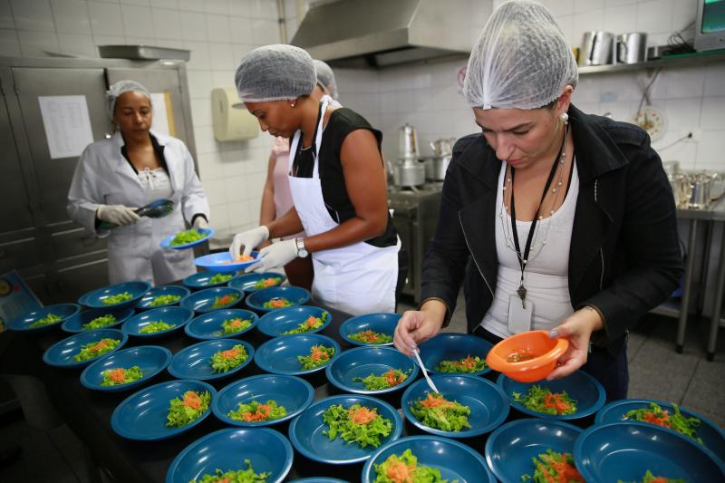 Escolas farão oferta de refeições balanceadas durante mês de janeiro