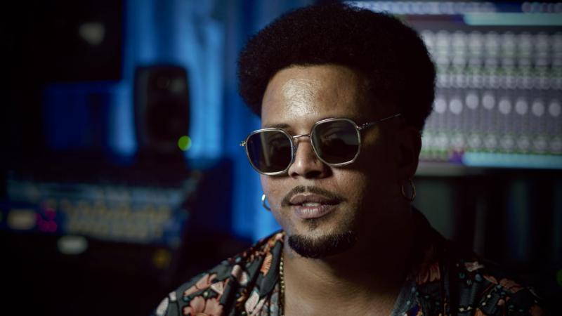 Às 16h, André Loul faz um show de samba e pagode, com letras e melodias que marcaram época