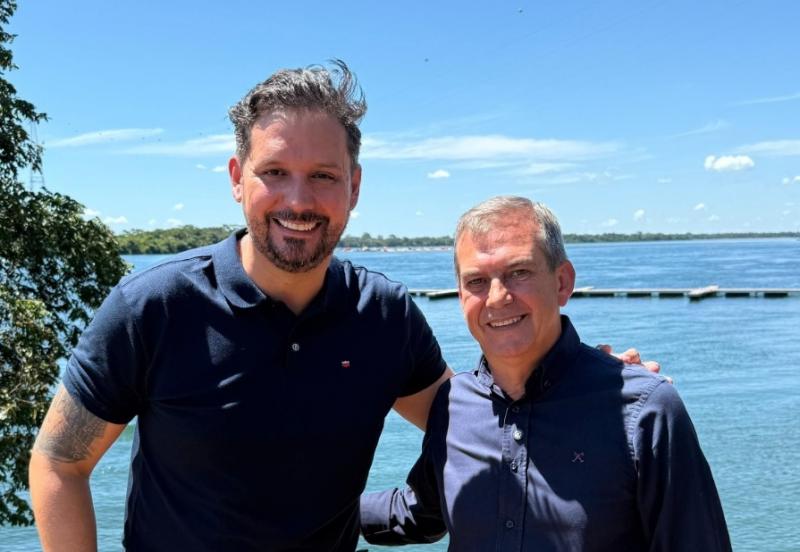 O apresentador Beto Suniga e o prefeito de Rosana, Claudemir Peres