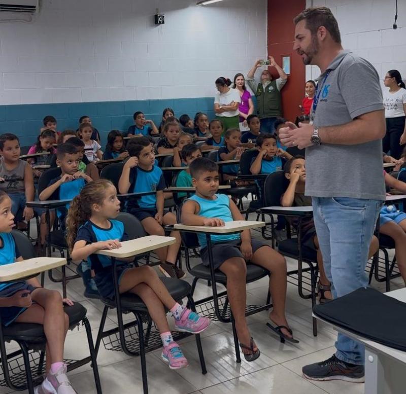 Palestras sobre preservação e importância da água ao planeta são realizadas nas escolas municipais