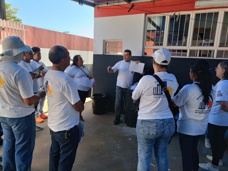 VEM pede que população receba agentes de saúde, que estão devidamente uniformizados
