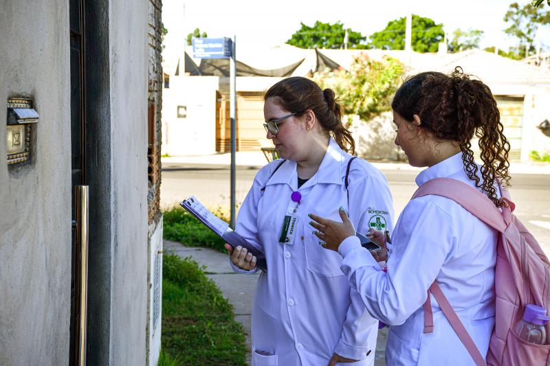 Universitários realizaram levantamento na manhã deste domingo