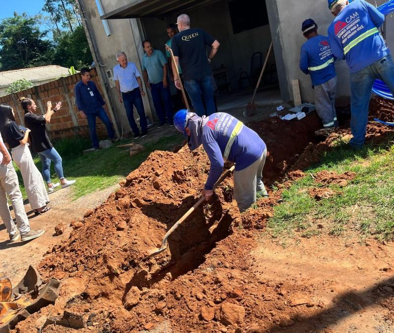 Início das ligações das redes de água e esgoto no bairro Fepasa em Anastácio