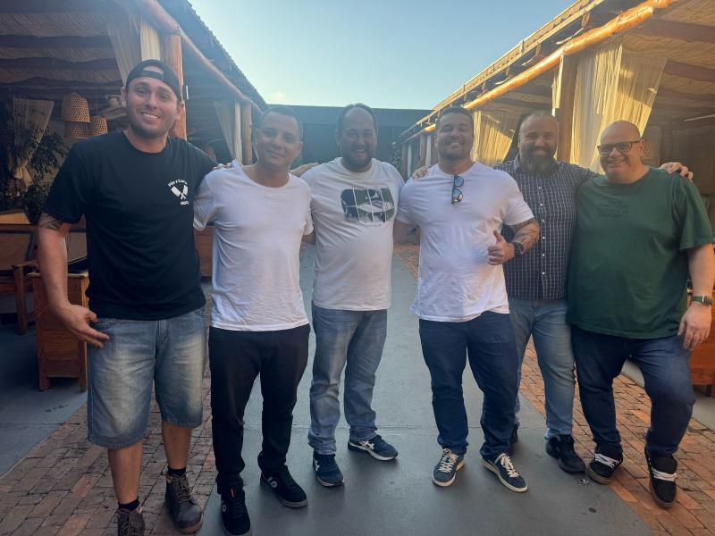 Gui Toledo, do Pão Carne e Gastronomia na Brasa; Gustavo Zaia, do Choripan Culinária Argentina; Luciano Saçaki, do Umê Brasa & Mar; Gustavo Leonel e André Schenk, do Manú Bakery; e Tullio Antonelli, do Taquito El Mexicanito
