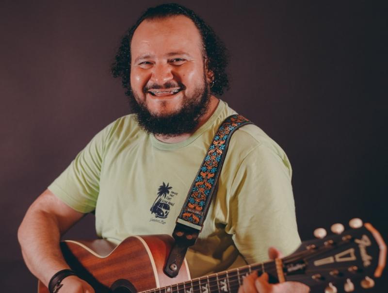 Nascido em Prudente, Zilvan Laurindo tem raízes nordestinas e uma trajetória sólida como multi-instrumentista